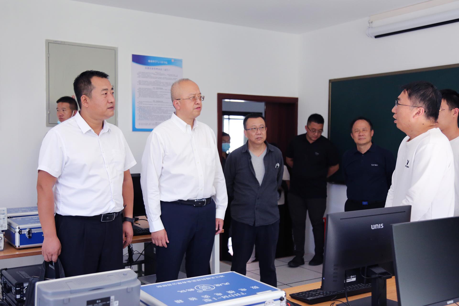 5e4900be81174edea1d295c98ebb68cb.jpg