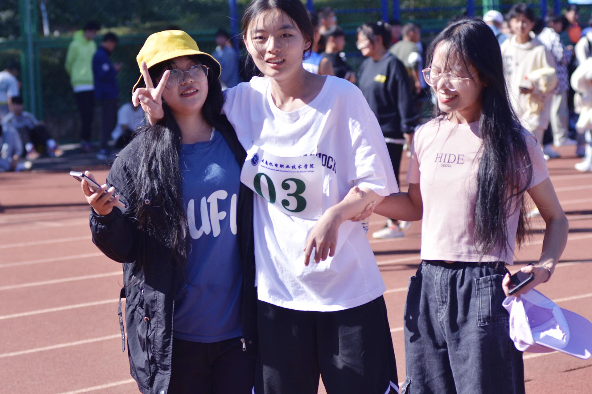 6ea71e0389fa4285b19151ae95e40cc9.jpg